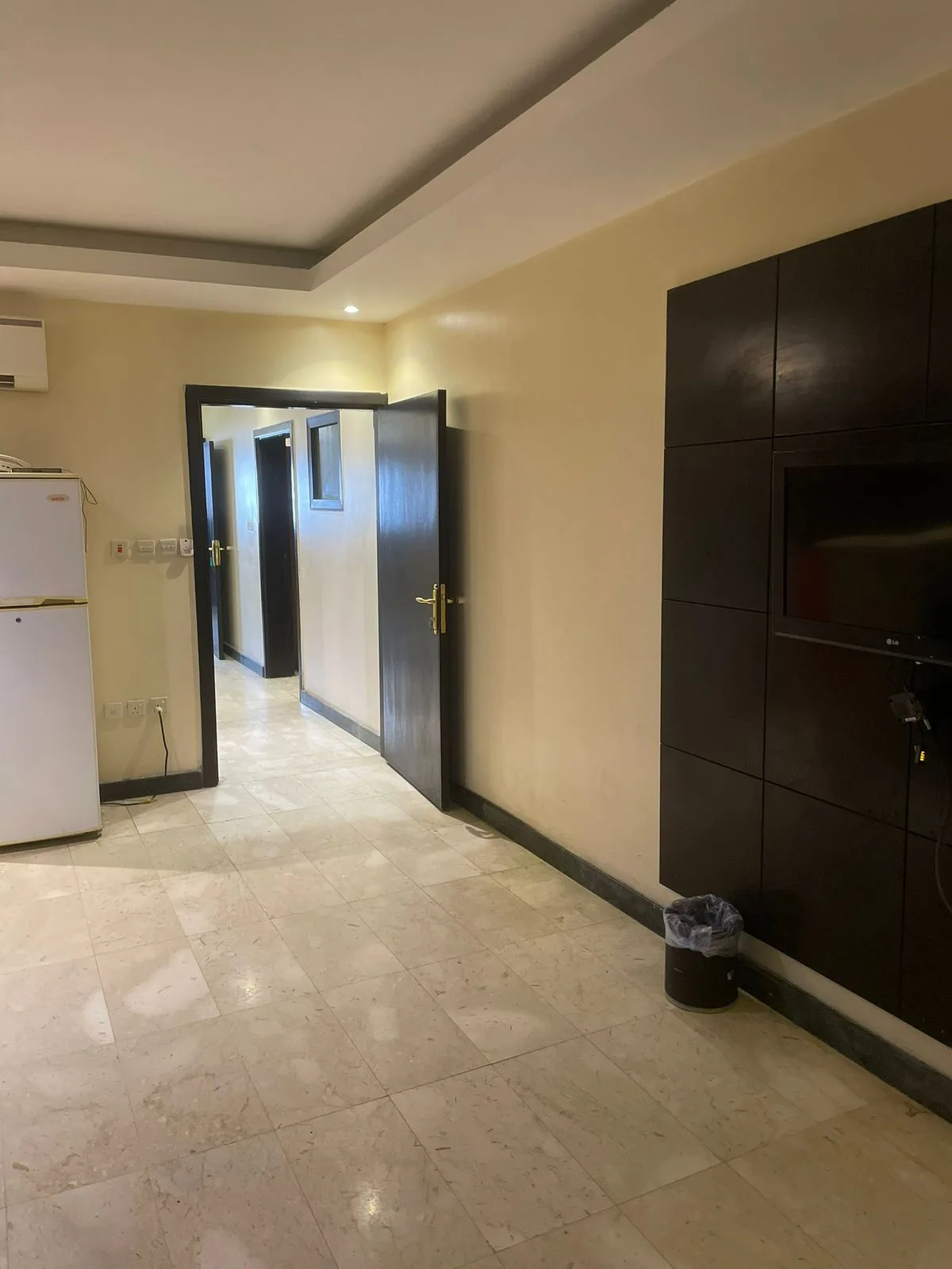 Two rooms, a hall, a bathroom and a kitchen — 6