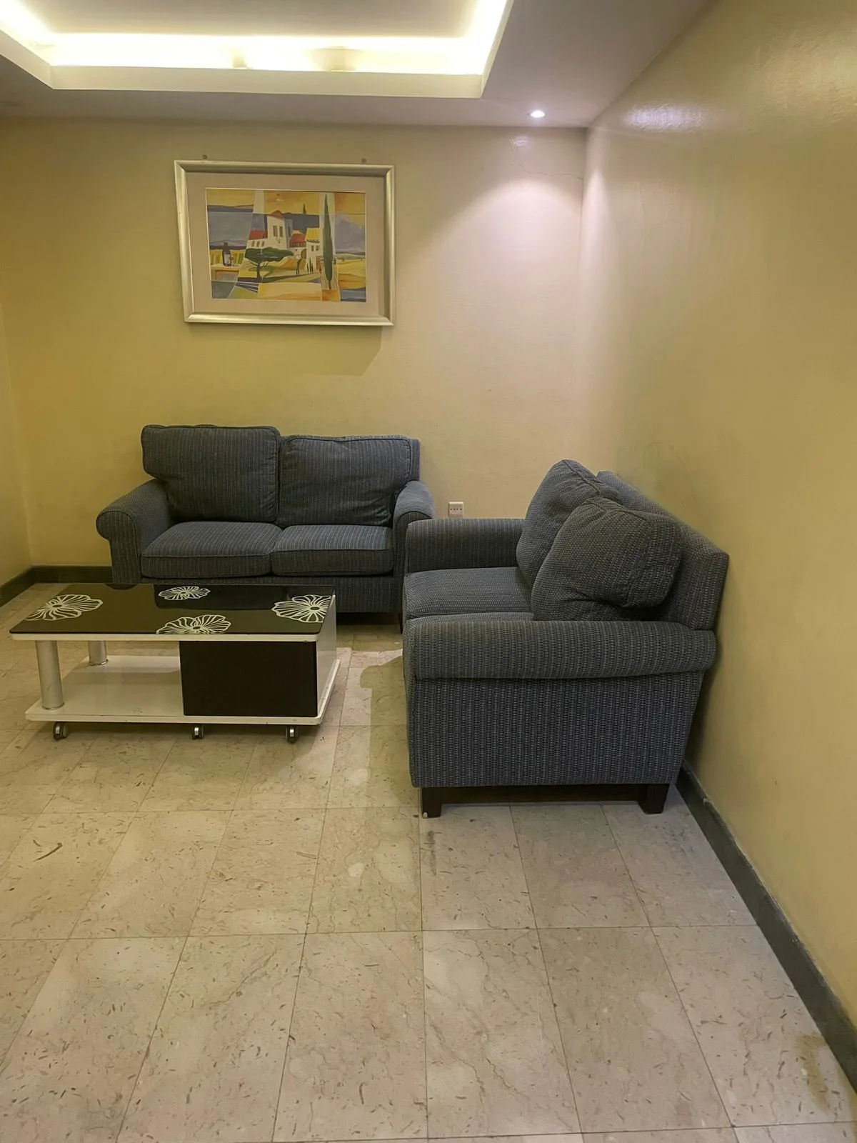 Three rooms, a hall, two bathrooms and a kitchen — 6